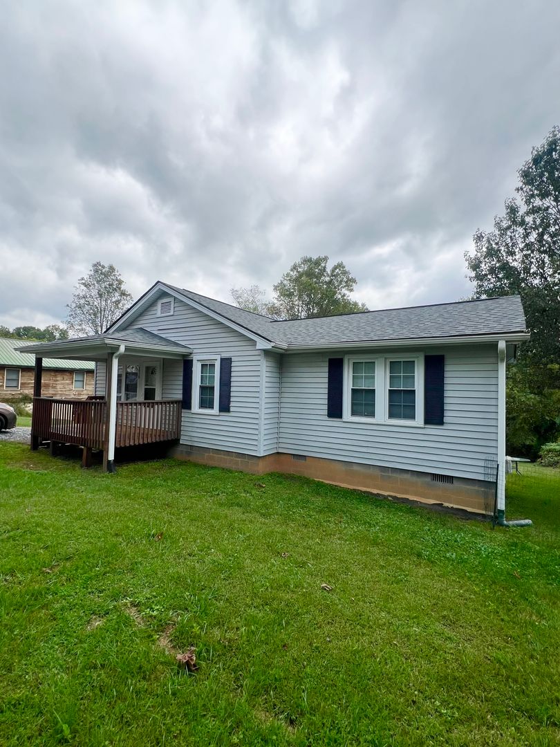 Asheville House: 279 Bingham Rd.