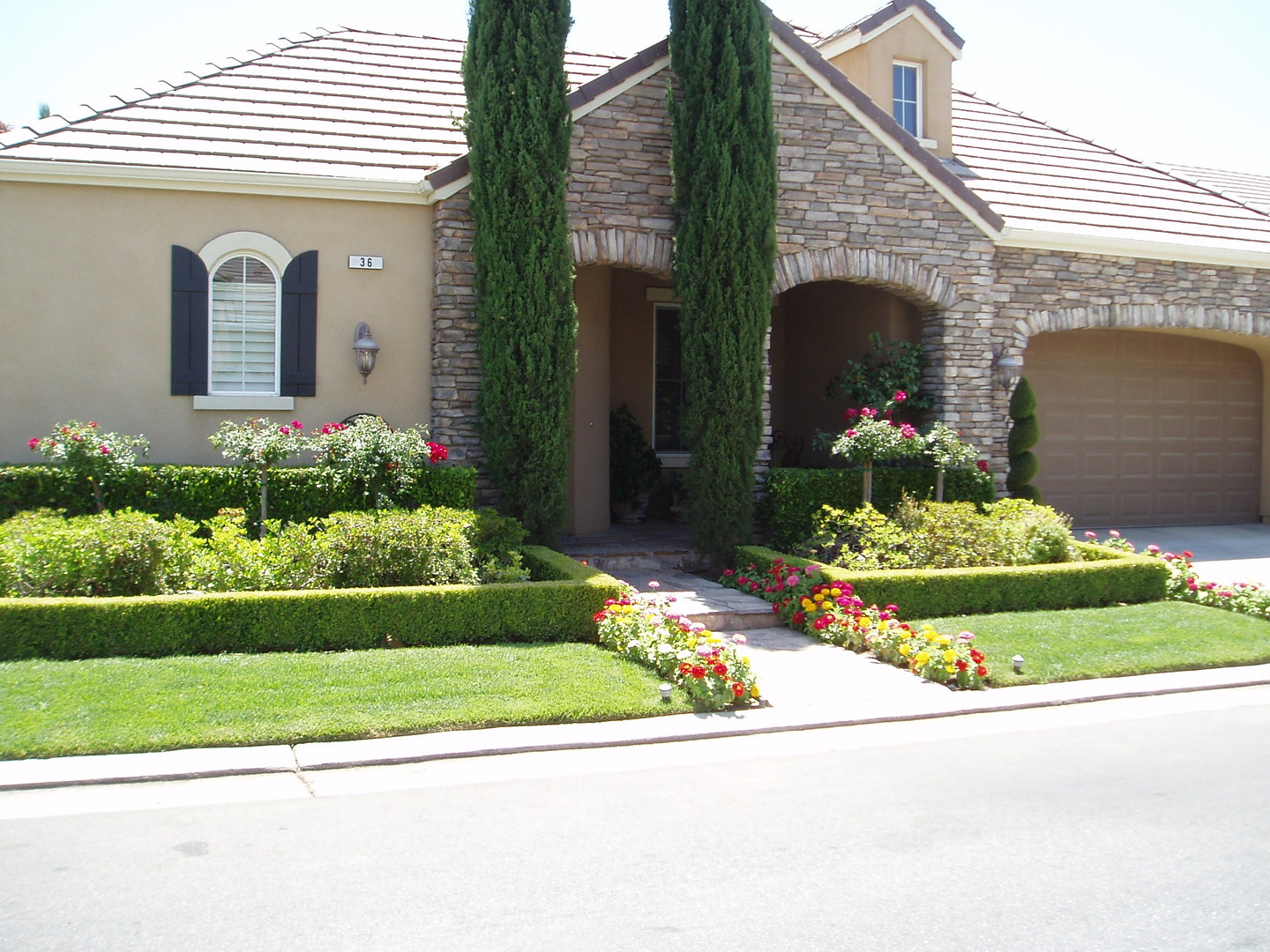 Clovis House: 36 W. Prescott Ave