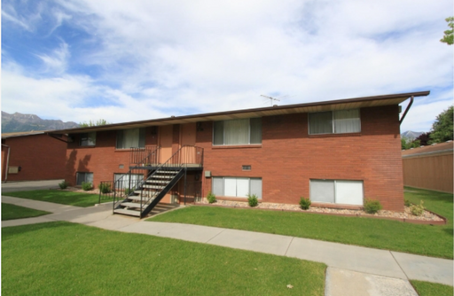 Beautiful 2 Bedroom Apartment with Washer & Dryer Hookups in Orem – photo 1