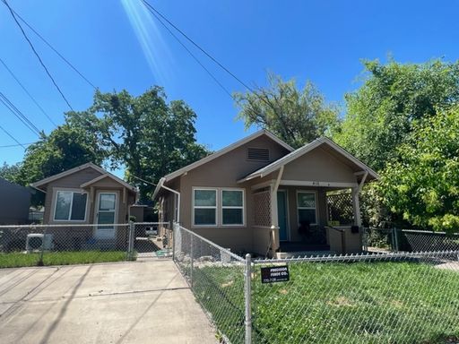 Cute one bedroom cottage in central Medford Location | Available September – photo 1