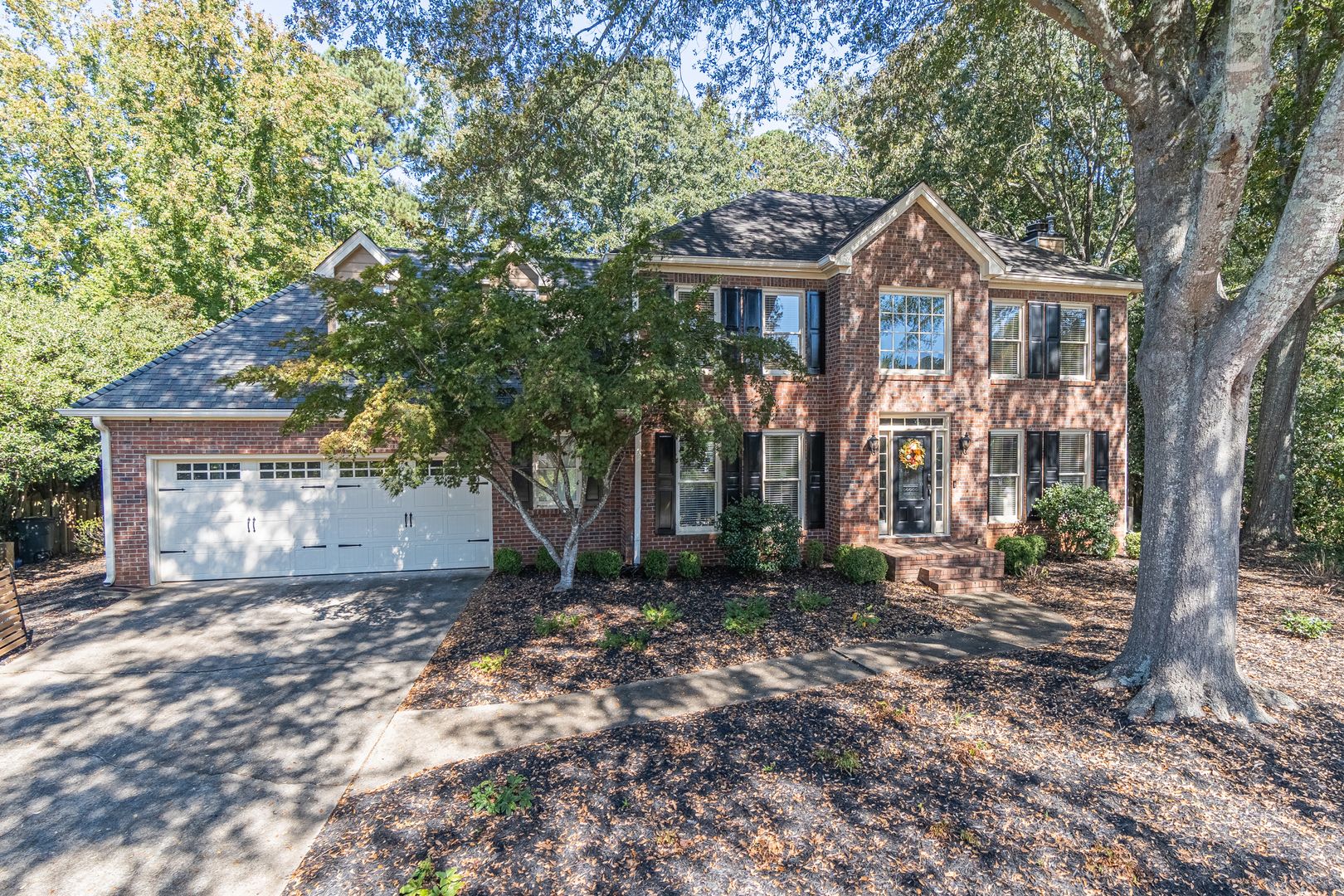 Roswell House: 310 Bent Grass Dr.