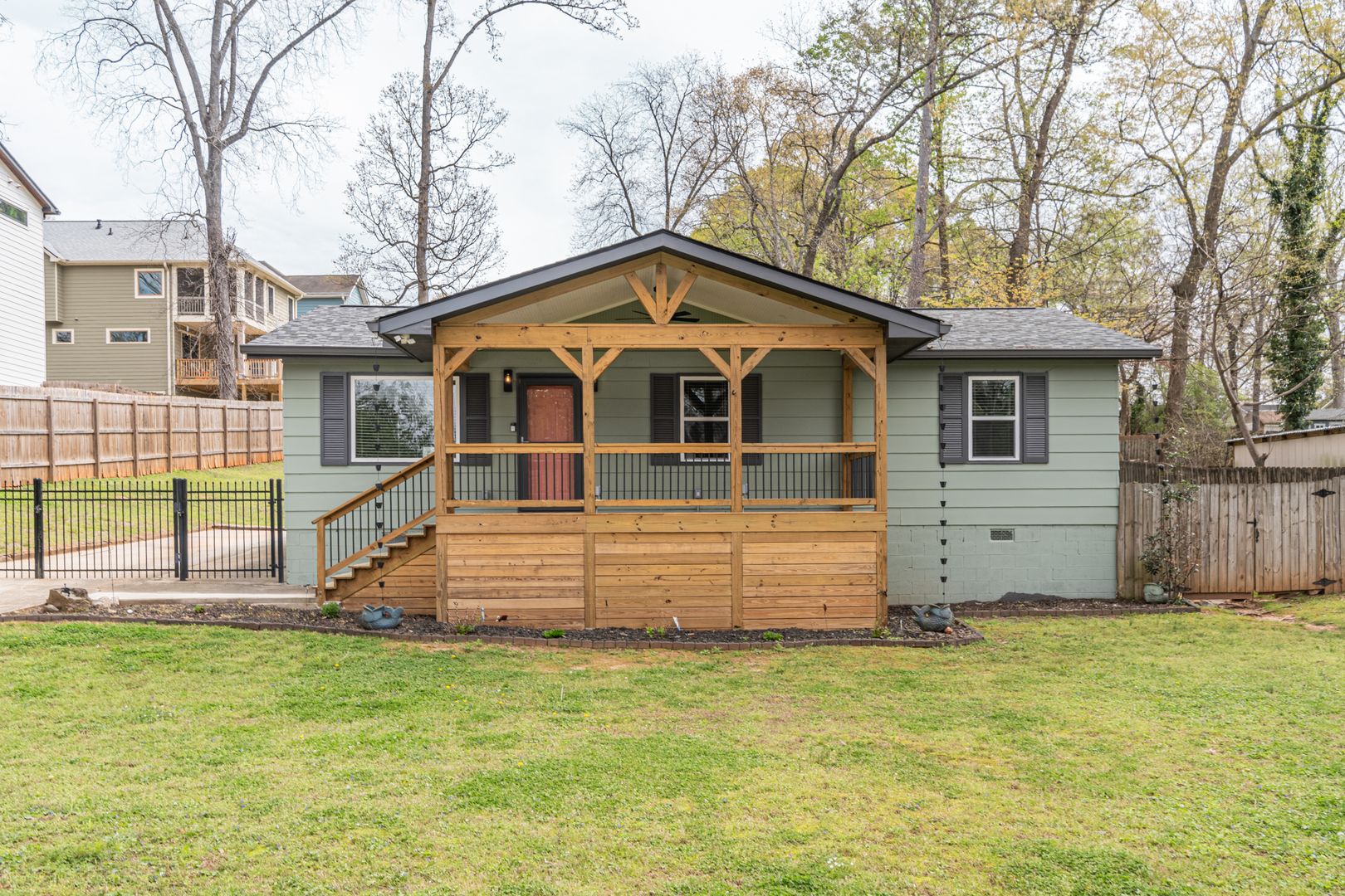 Decatur House: 1660 White Oak Way