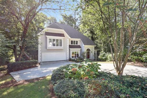 4 Bedroom Rental – 930 Manchester Place, Atlanta, GA 30328