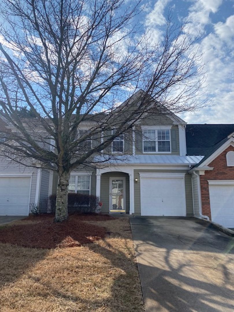 Norcross House: 5463 Medlock Corners Drive
