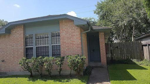 Coming Soon a great duplex home for rent! – photo 1