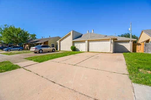Charming Home for Rent in Southwest Houston! – photo 1
