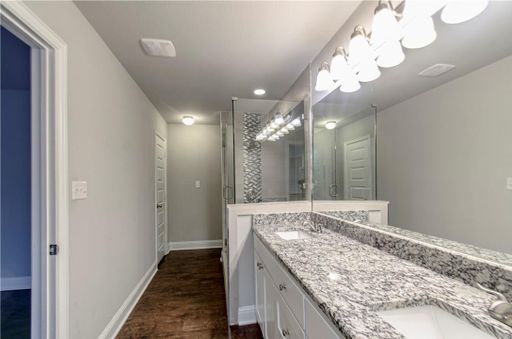 Updated 3 Bedroom/2 Bath w/ Open Floorplan and Big Backyard w/ lots of shade trees – photo 1