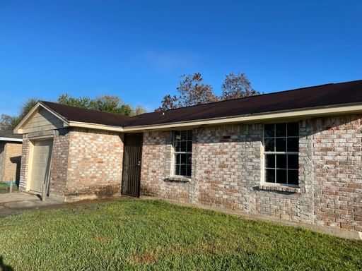 3 Bedroom home available in Southwest Houston – photo 1