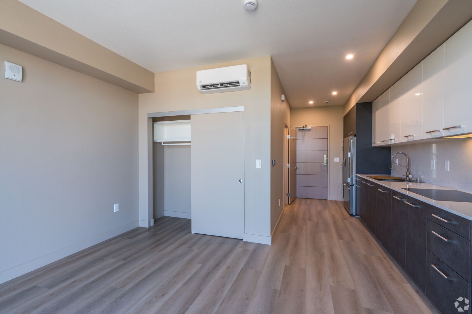 Roseville Apartment: 129 Vernon Street