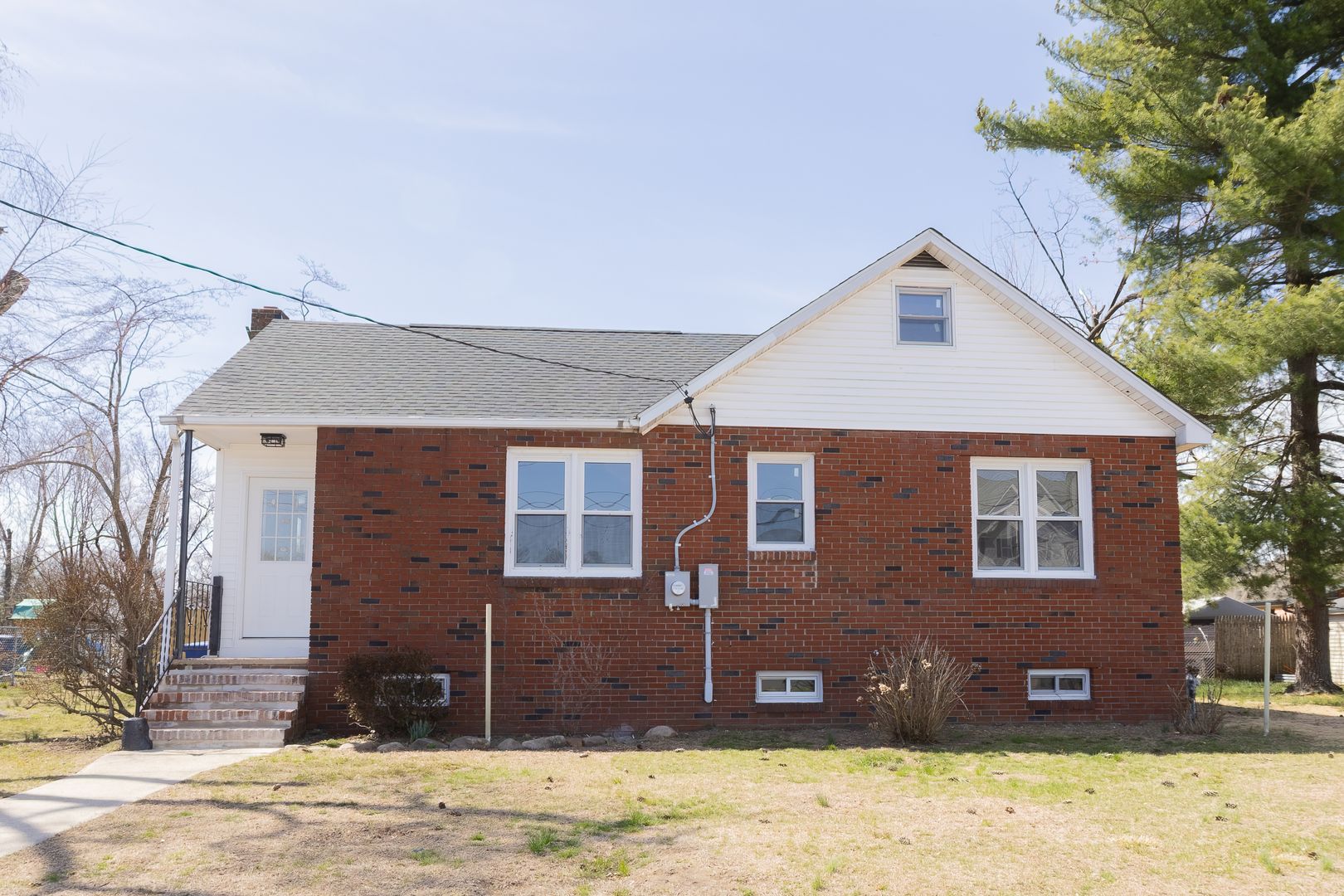 Delran House: 89 Stewart Ave