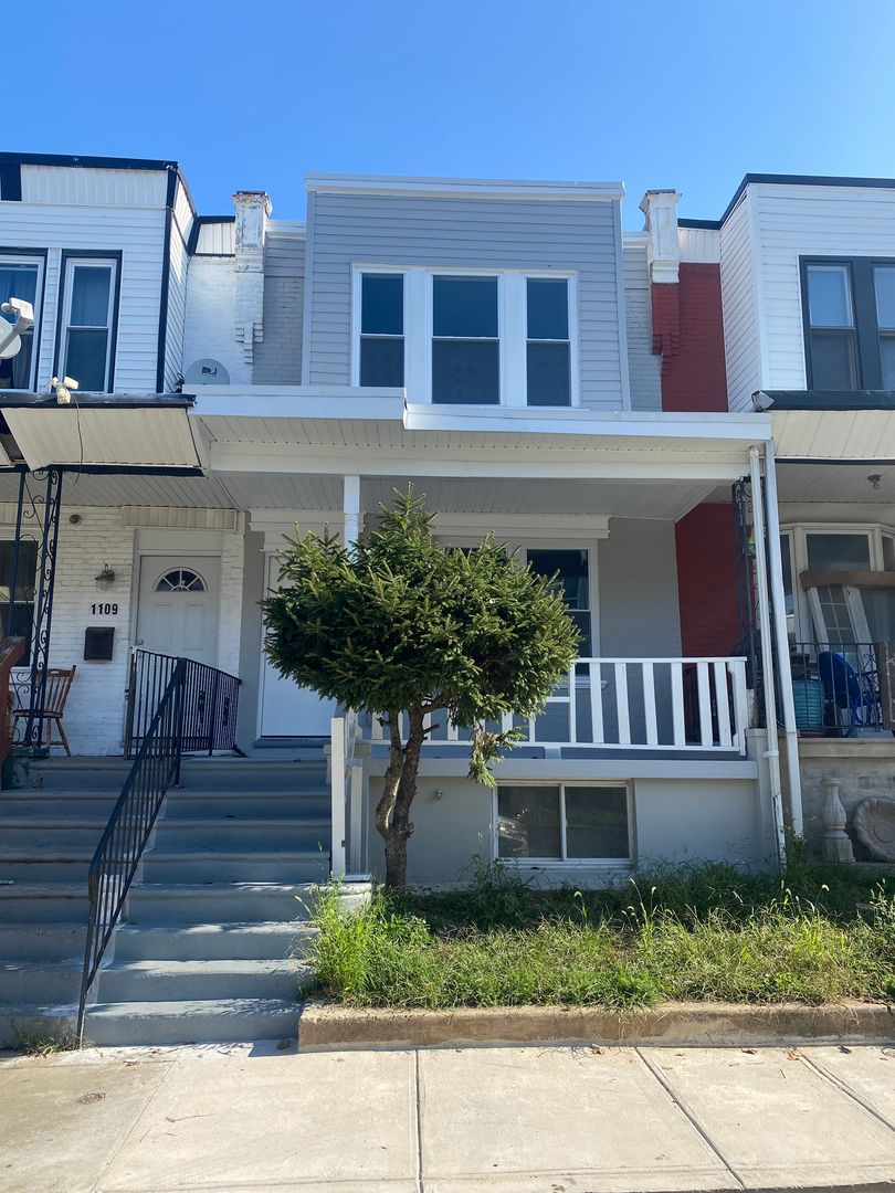Philadelphia House: 1111 S Peach