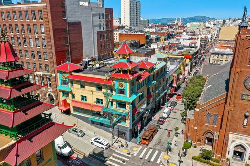 Landmark Centralized Location with Beautiful Views – photo 1