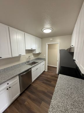Charming 1BD/1BA in the Heart of Belmont