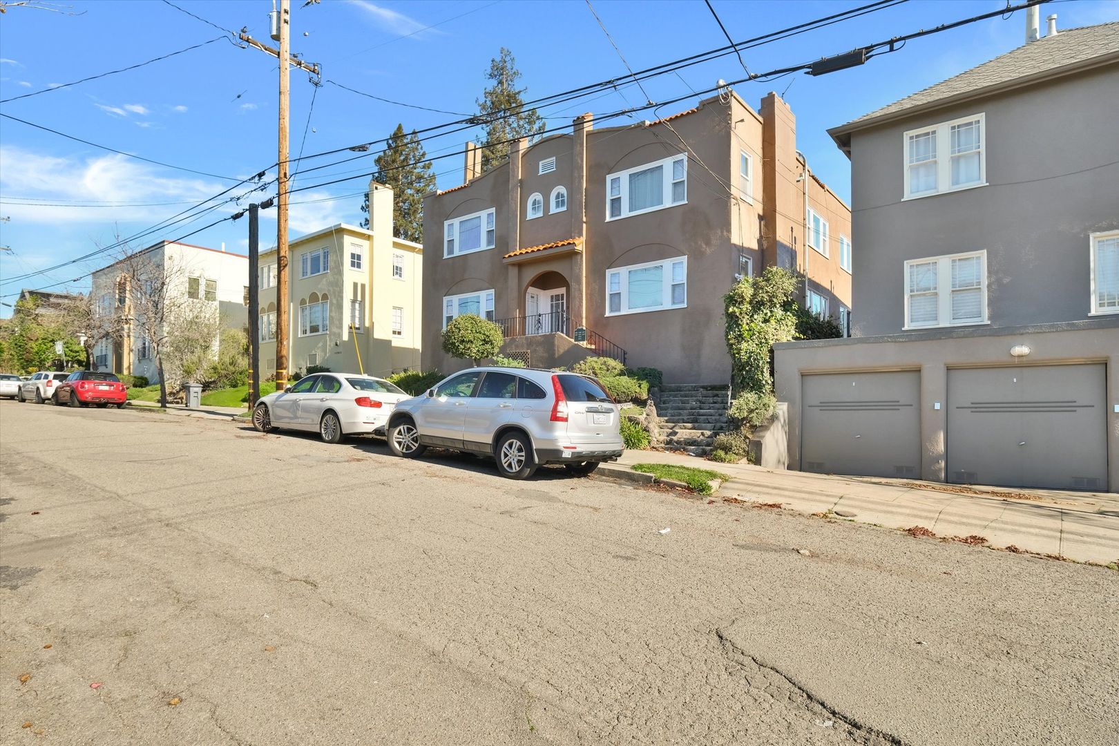 Berkeley Apartment: 1565-1579 Arch Street