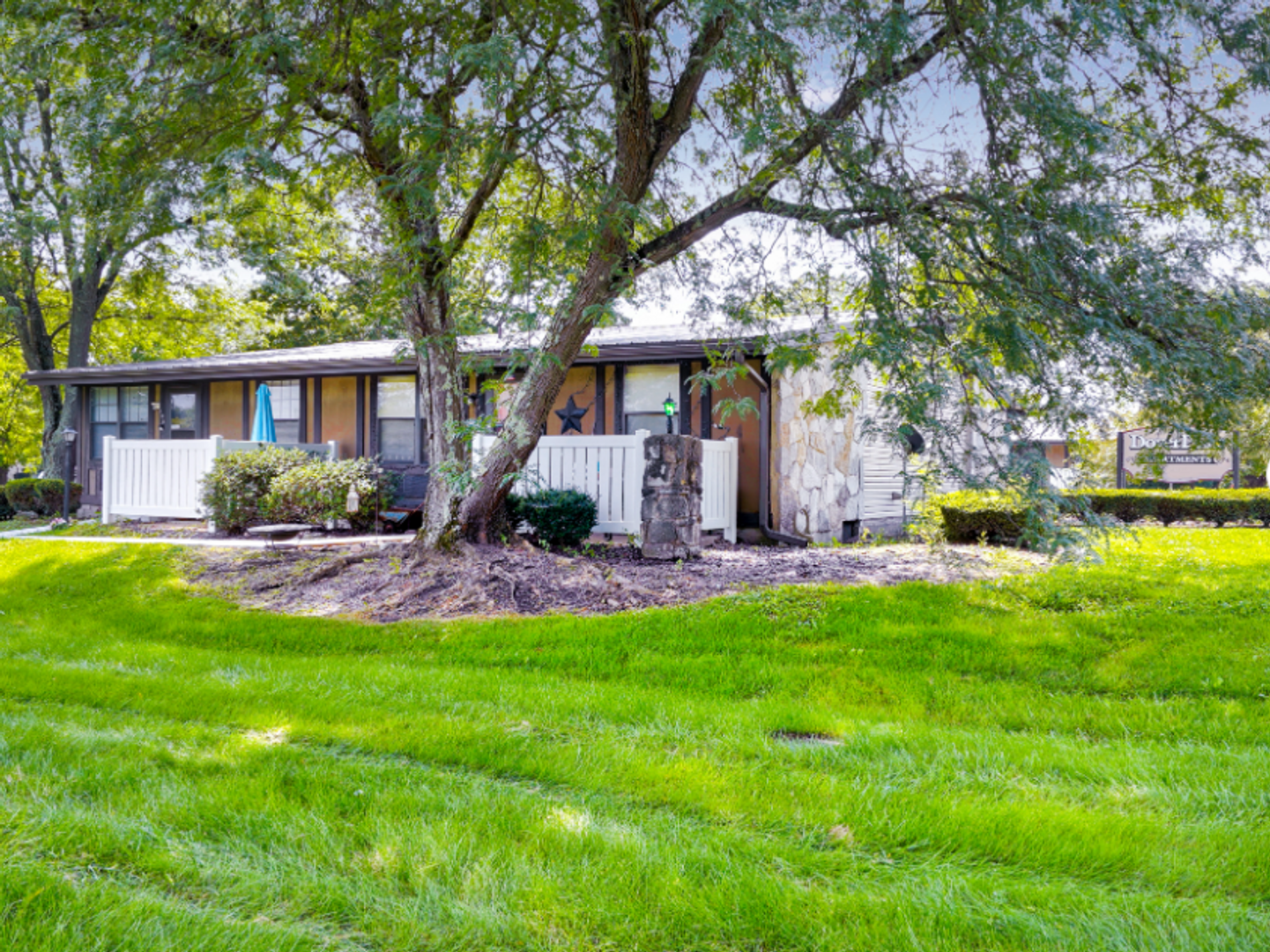 Springfield Apartment: Dover Place