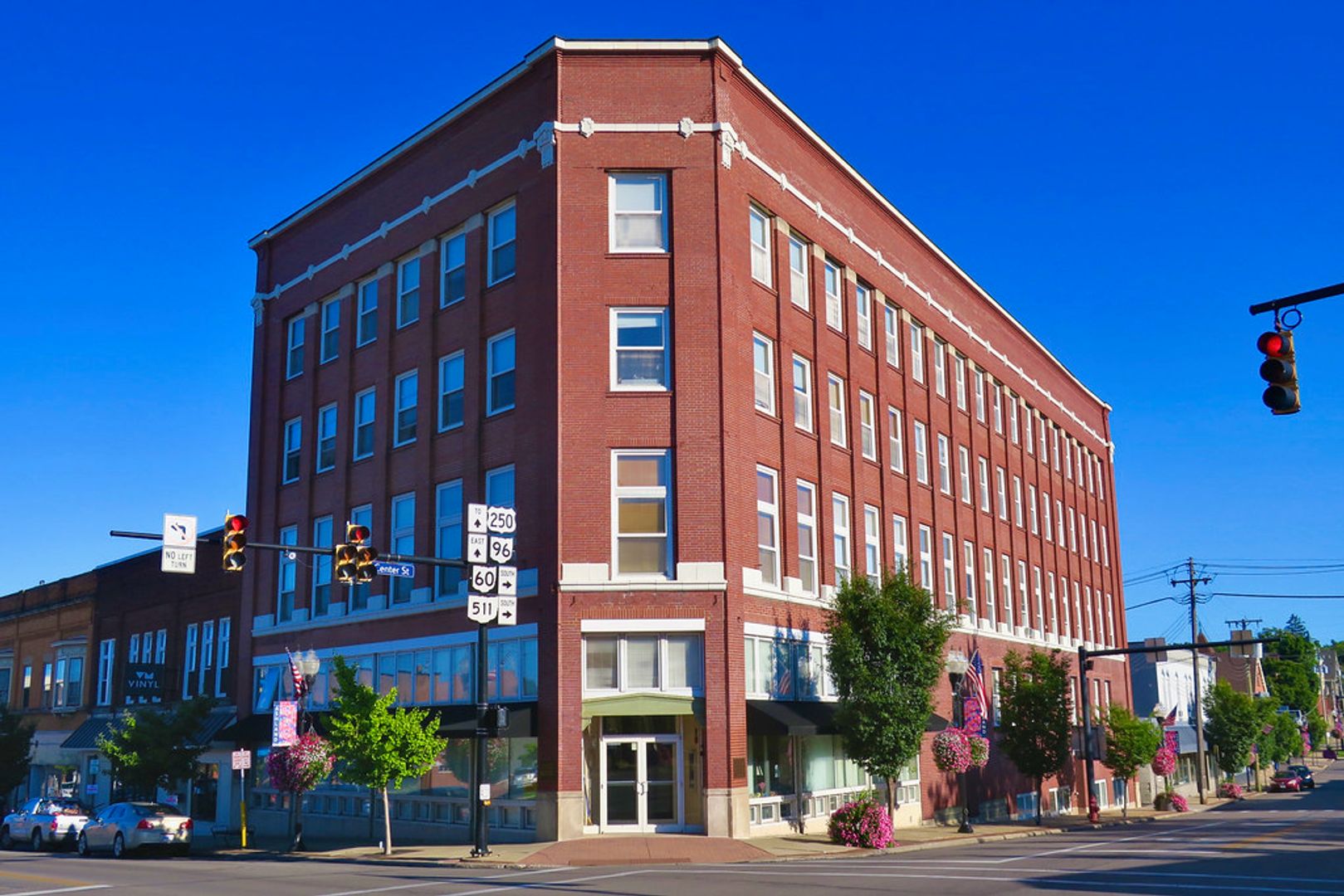 Ashland Apartment: 1 E Main St