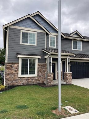 Four-bedroom Townhome with Modern Style – photo 1