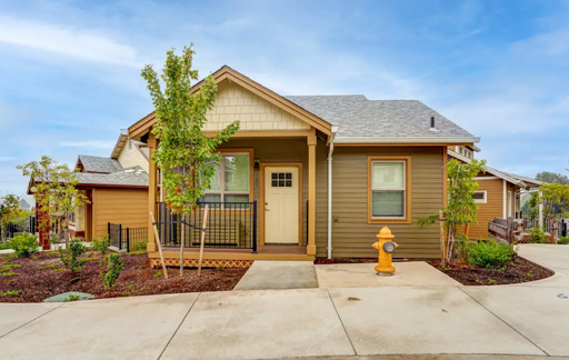 Cottage - Two-Bedroom One-Bath 895 SF – photo 1