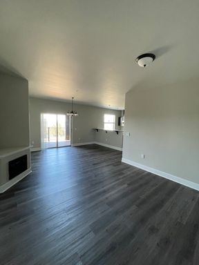 Two-Bedroom Two-Bath Suite - 968 SF