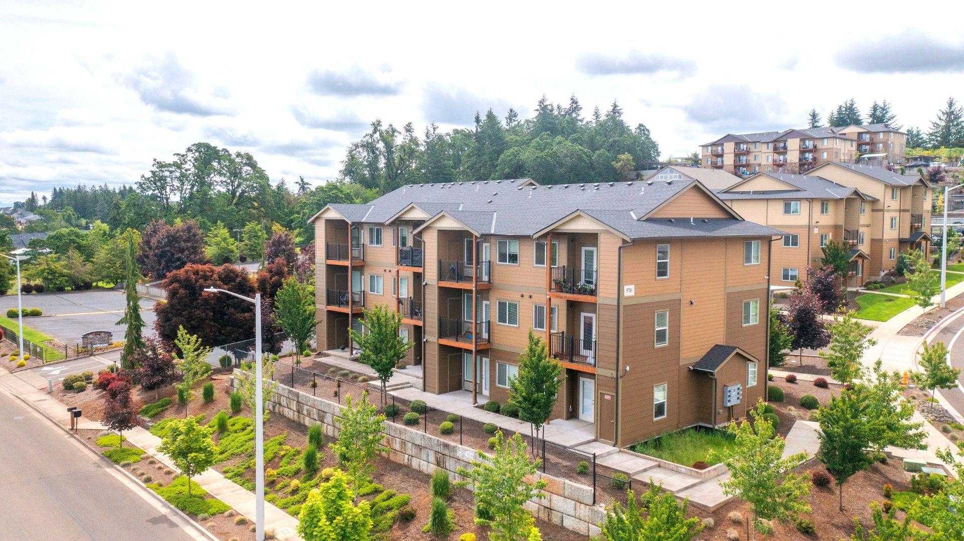 Salem Apartment: 5715 Red Leaf Dr S.