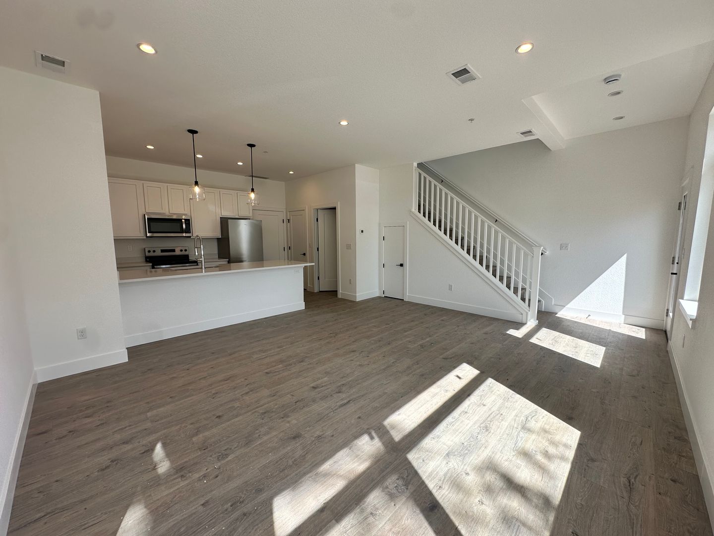 Longmont Apartment: 150 Rothrock Pl