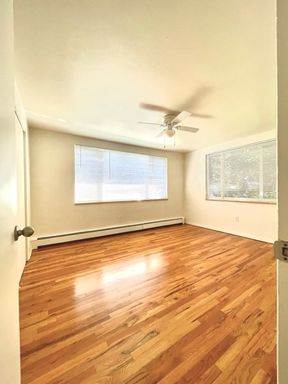 2 Bedroom 1 Bath - Excellent Location! – photo 1
