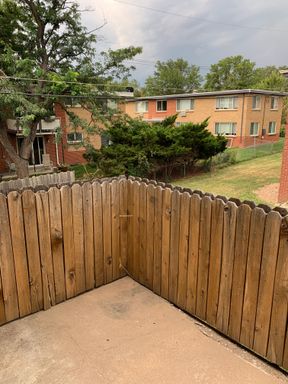 2 Bedroom 1 Bath - Excellent Location! – photo 1