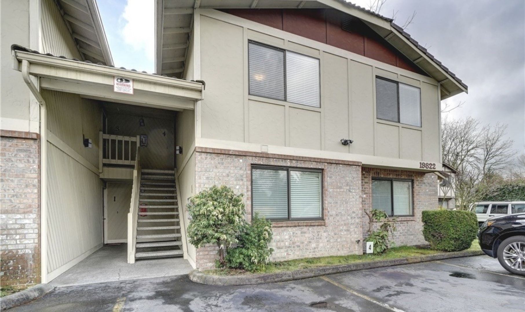 Seatac Condo: 19822 Military Rd S
