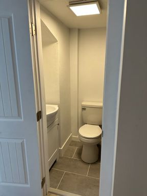 Fantastic Downtown Location: cozy studio apartment with private entrance off alley – photo 1