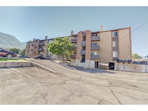 Victoria Place II #68 - Shared Bedroom (Aug 2026-Aug 2027) - 4 Contracts Available – photo 1