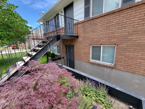 Burt #1 - 2 Bed / 1 Bath (Aug 2026-July 2027)