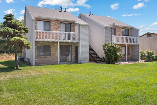 Johnson 653 #3 - 2 Bed / 1 Bath (Aug 2026-July 2027) – photo 1