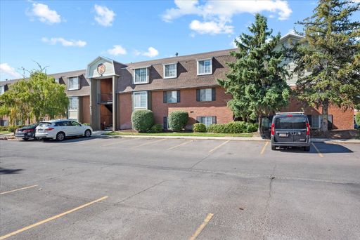 Old Mill #301 - Private Bedroom (August 2026-2027) - 2 Contracts Available – photo 1