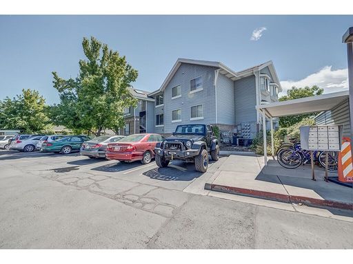 Riverside #51 - Primary Bedroom w/Covered Parking (Aug 2026-Aug 2027) - 1 Contract Available – photo 1
