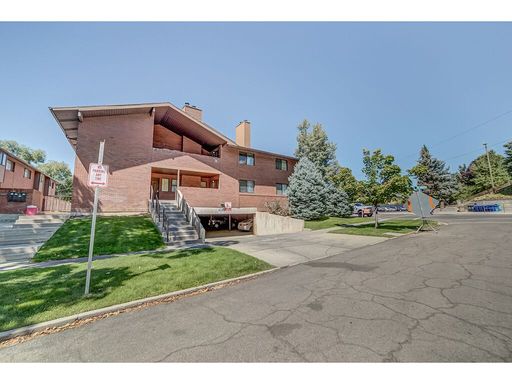 Winter Quarters #D - Shared Bedroom (Aug 2026-Aug 2027) - 2 Contracts Available – photo 1