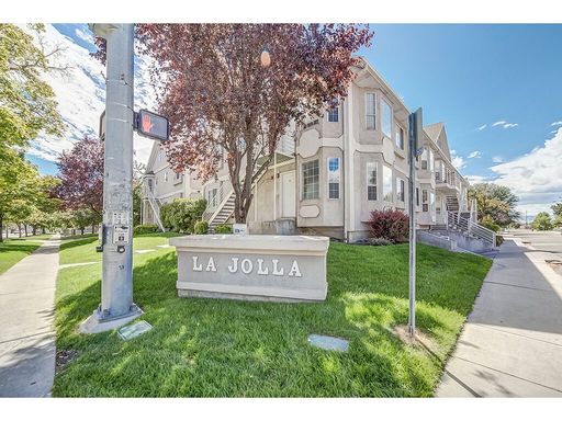 La Jolla #2 - Private Bedroom with Attached Bath (Aug 2026-Aug 2027) - 1 Contract Available – photo 1