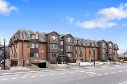 Devonshire #18- Shared Bedroom (Aug 2026-Aug 2027) - 2 Contracts Available – photo 1