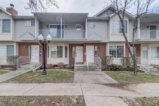 Millrace #27 - Primary Upstairs Bedroom (Aug 2026-Aug 2027) - 1 Contract Available – photo 1