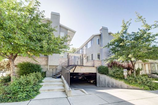 Campus View North #2 - Private Bedroom (Aug 2026-Aug 2027) - 2 Contracts Available – photo 1