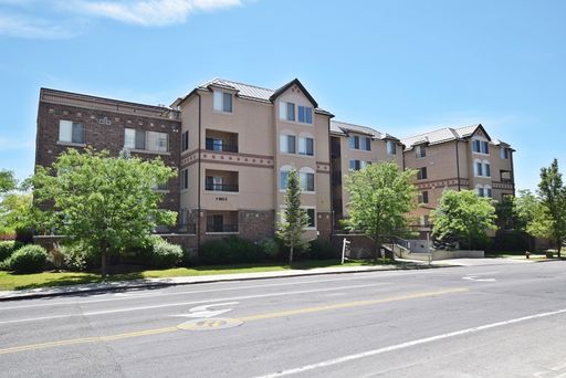Lanai #C2 - Private Bedroom (Aug 2026-Aug 2027) - 4 Contracts Available – photo 1