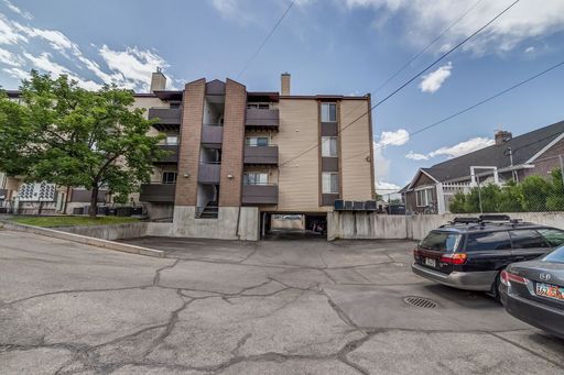 Victoria Place II #69 - Shared Bedroom (Aug 2026-Aug 2027) - 1 Contract Availablev – photo 1