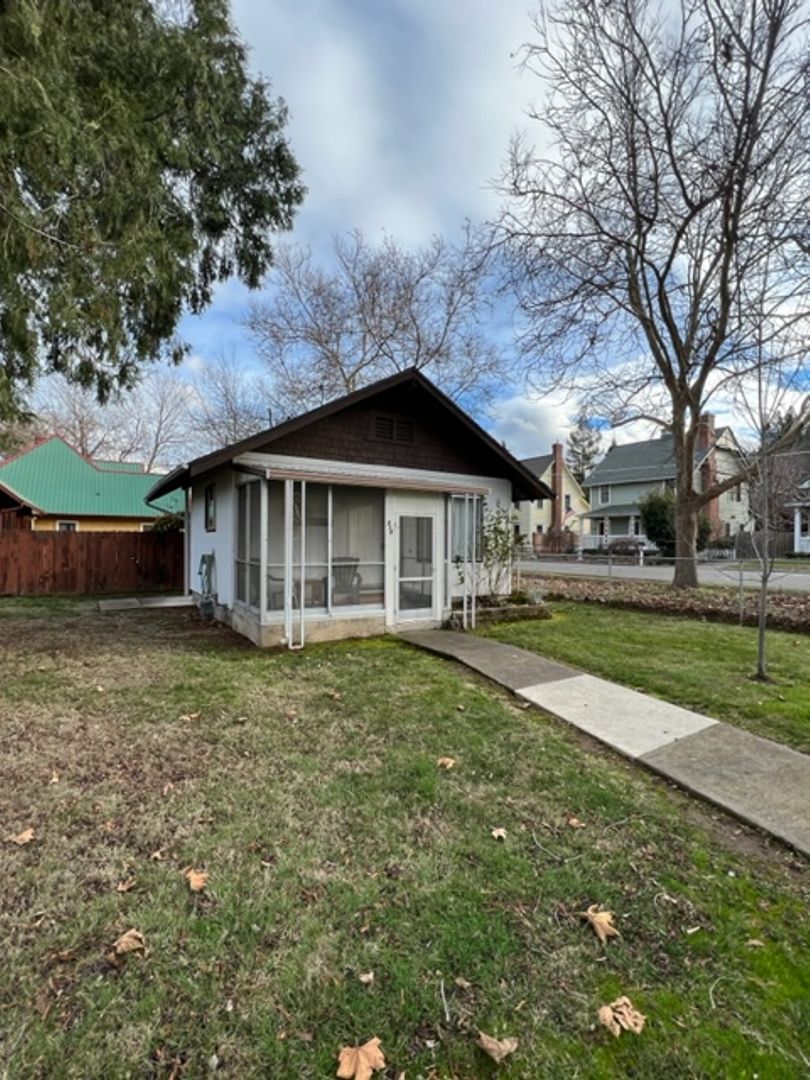 Jacksonville House: 310 8th Street