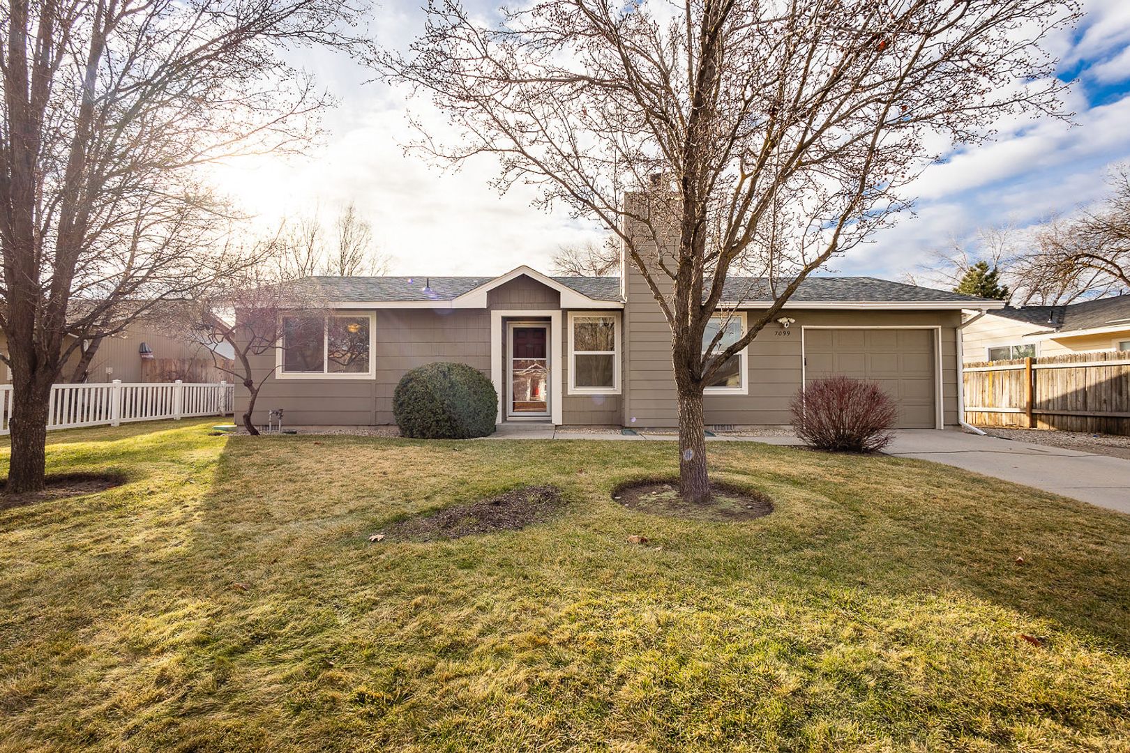 Boise House: 7099 W Lamplighter St