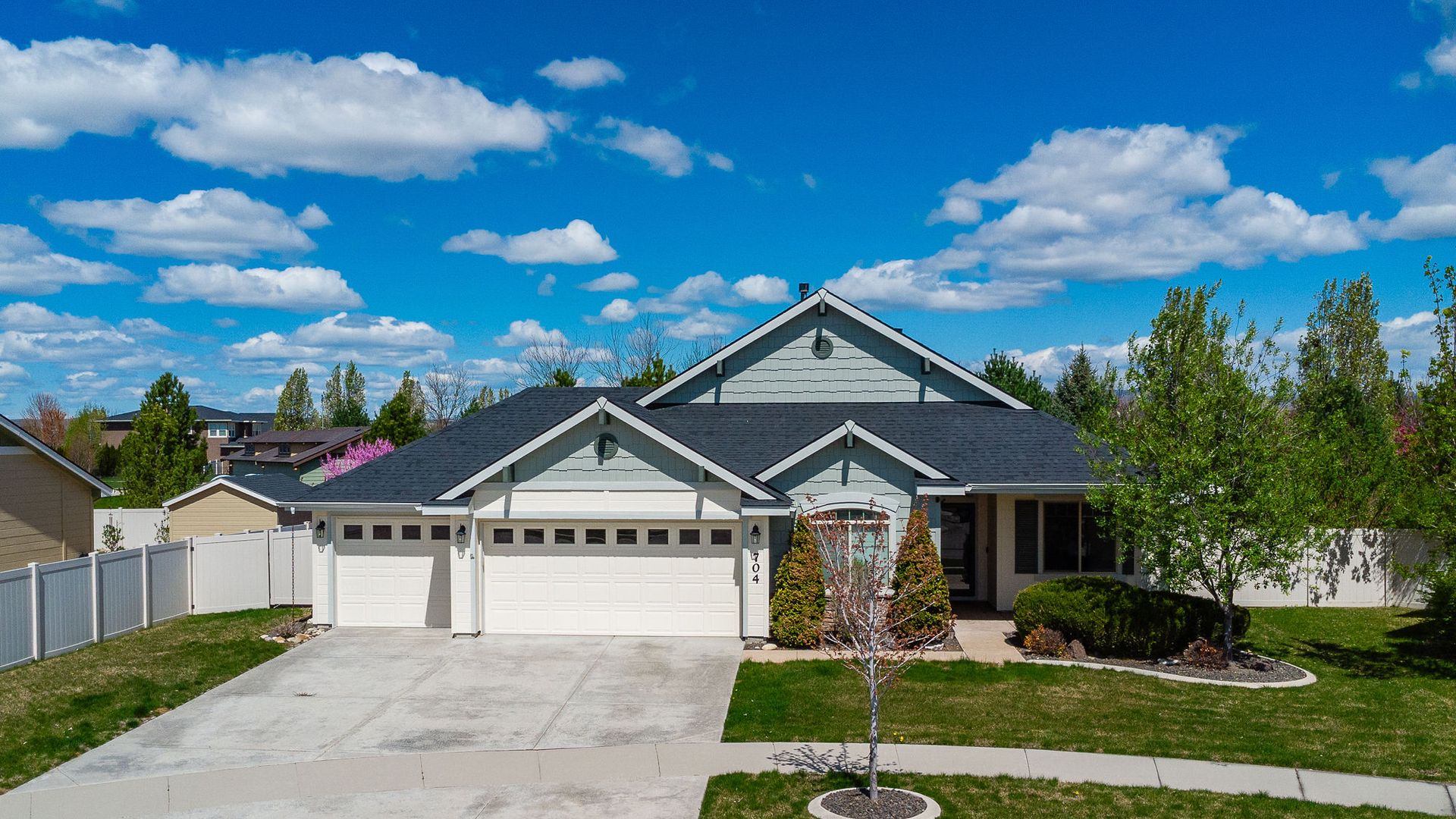 Eagle House: 704 N Foudy Place