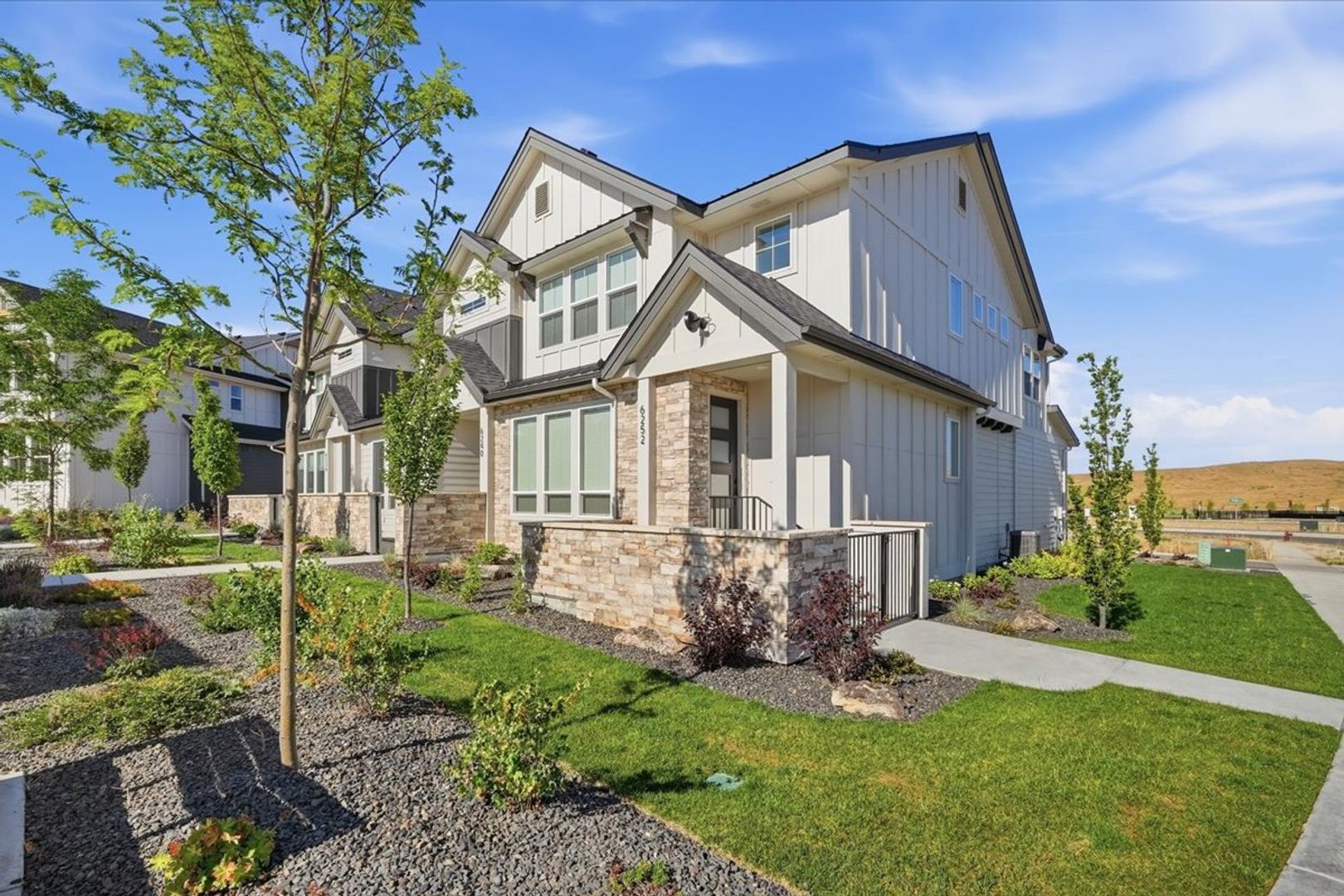 Eagle Townhome: 6252 N Holly Springs Ln
