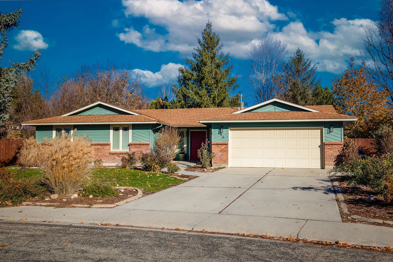 Eagle House: 346 N Mission Dr