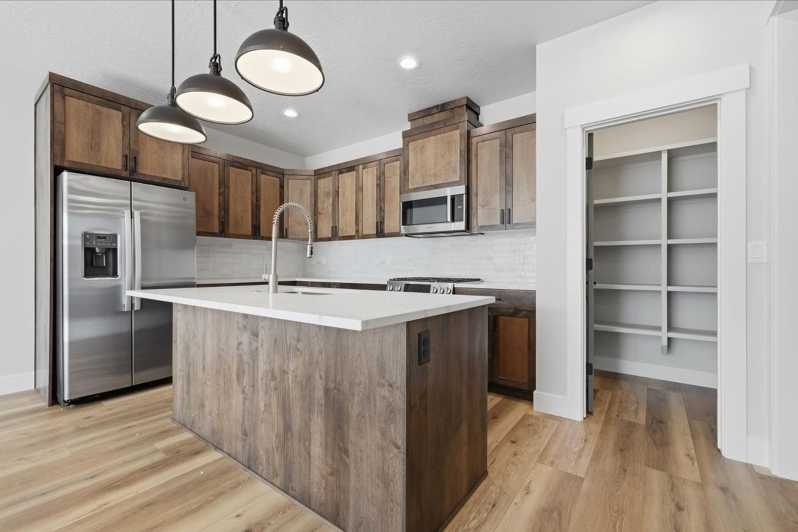 Eagle Townhome: 6252 N Holly Springs Ln