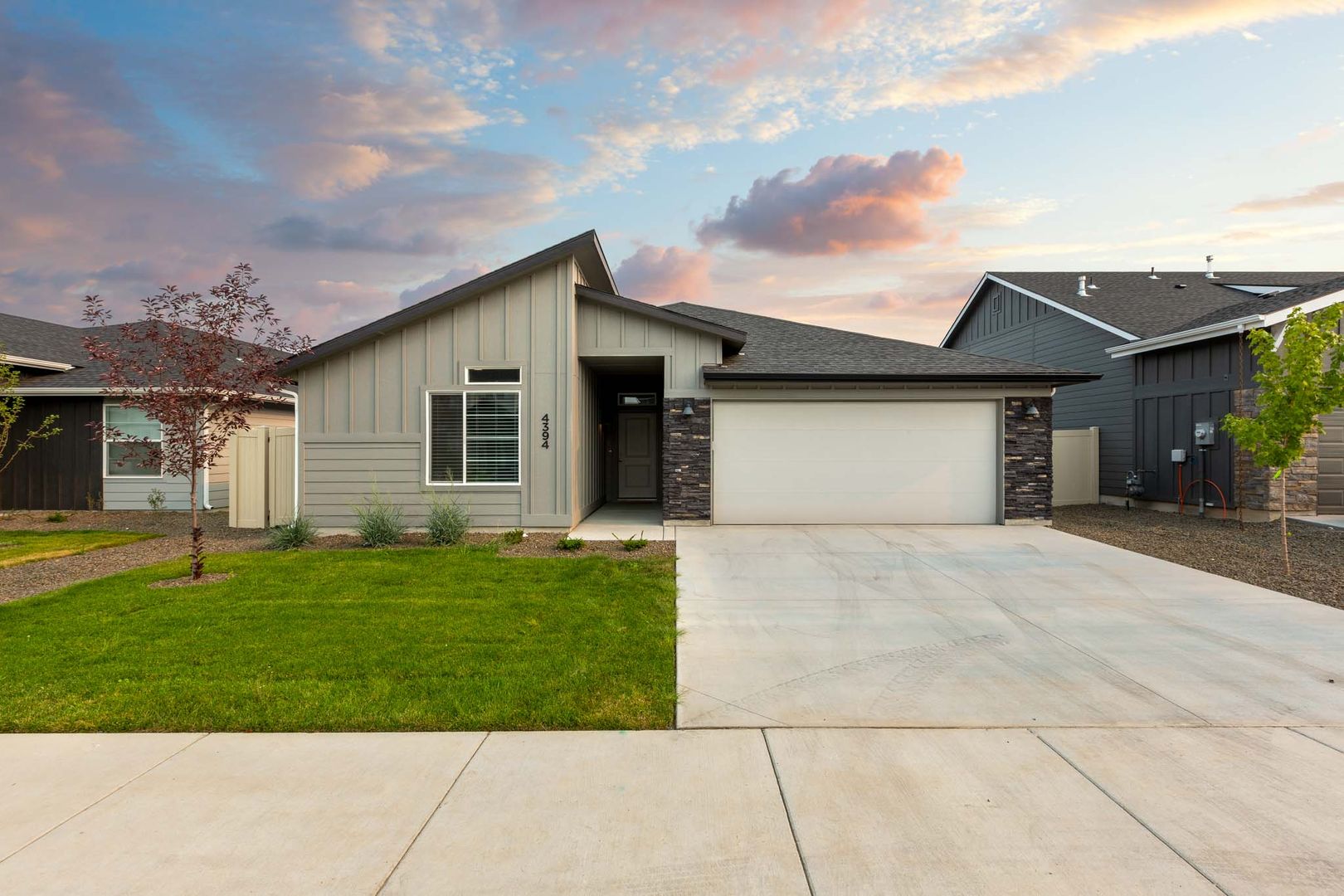 Meridian House: 4394 Sunny Cove St