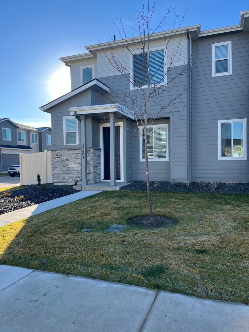 Star Townhome: 12267 W Endsley Ln