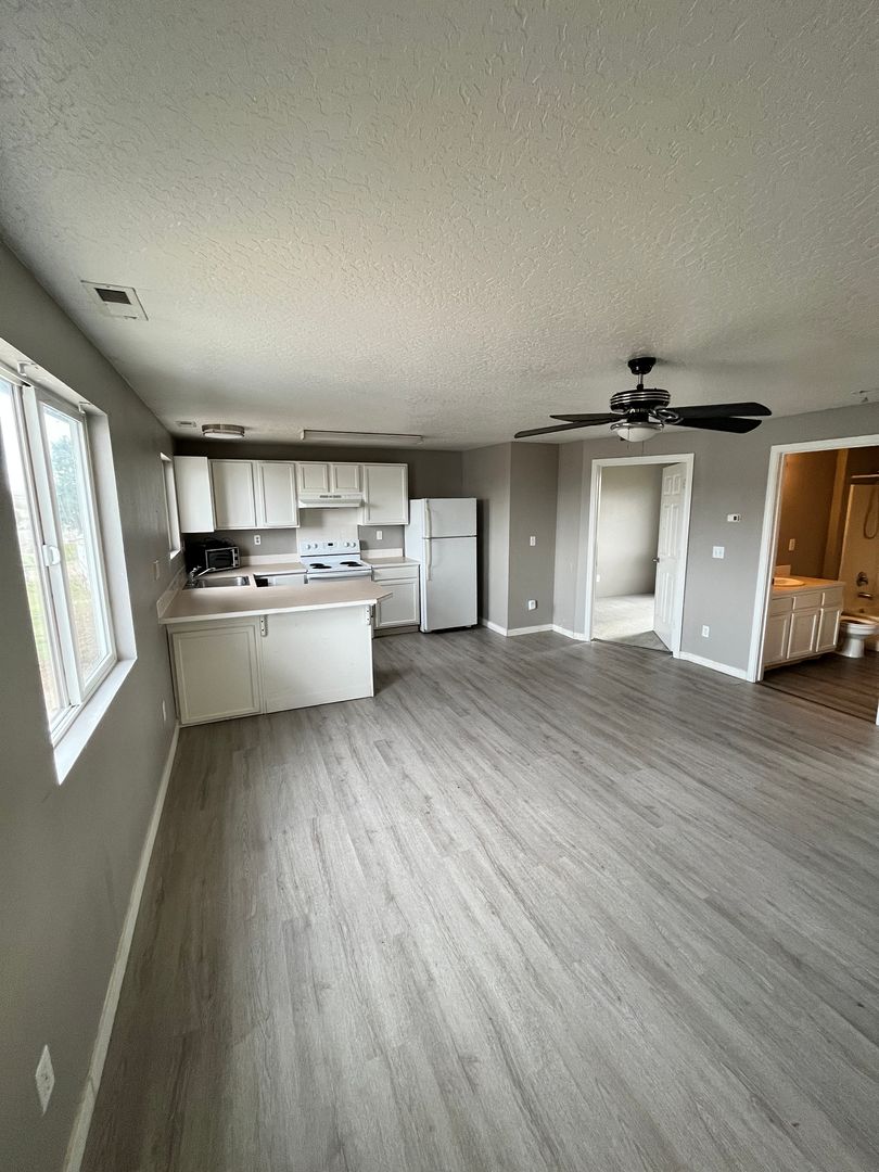 Marsing Apartment: 997 Main St